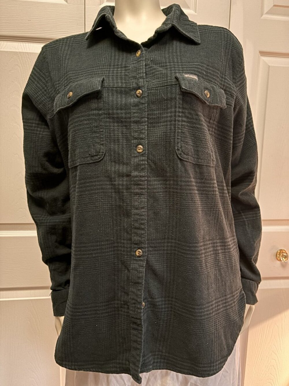 Columbia Men’s Plaid Button Down Shirt Size L Blue Flannel Outdoor Casual